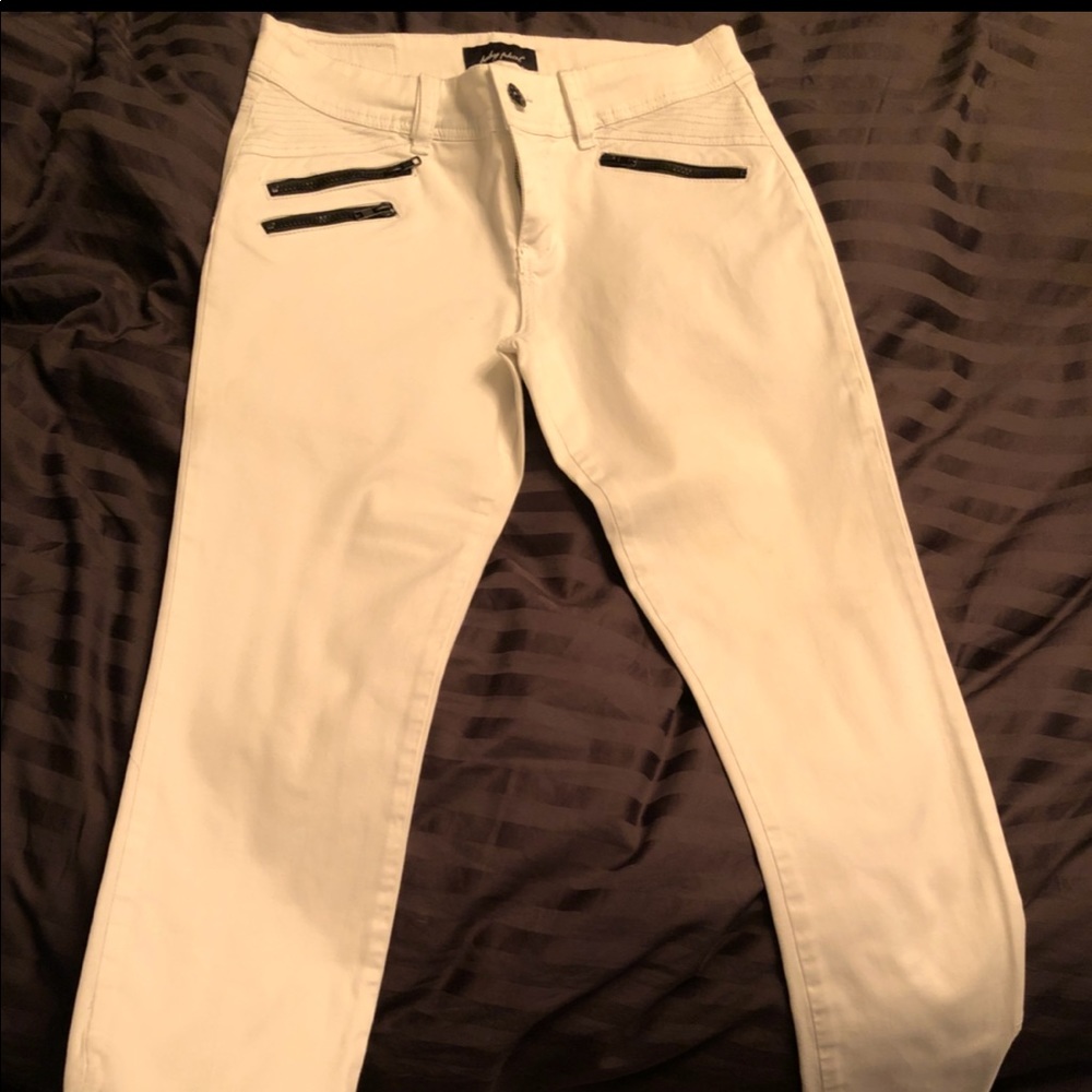 White jeans size 9